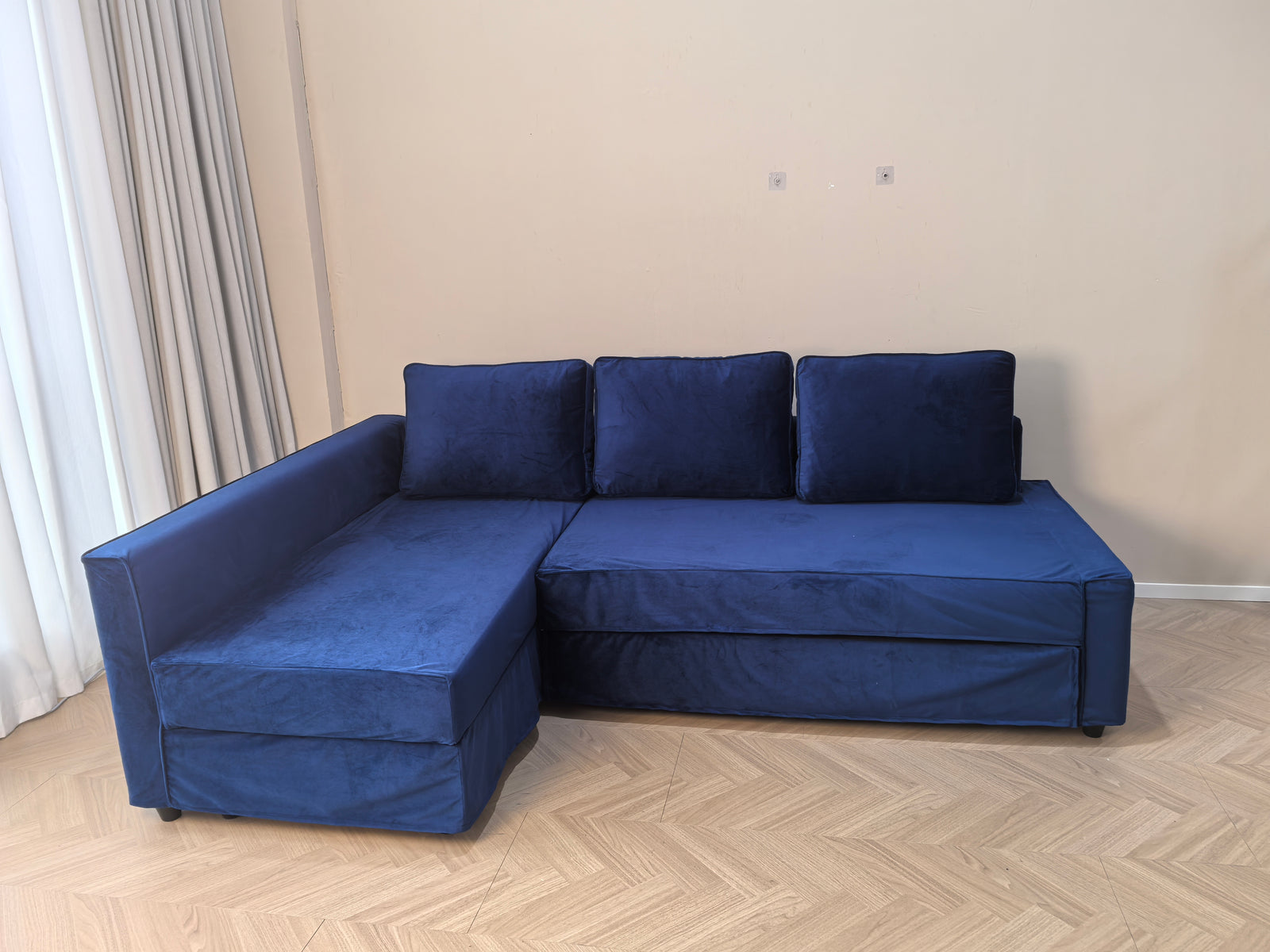 LEANKEE velvet cover in midnight on IKEA Friheten sofa
