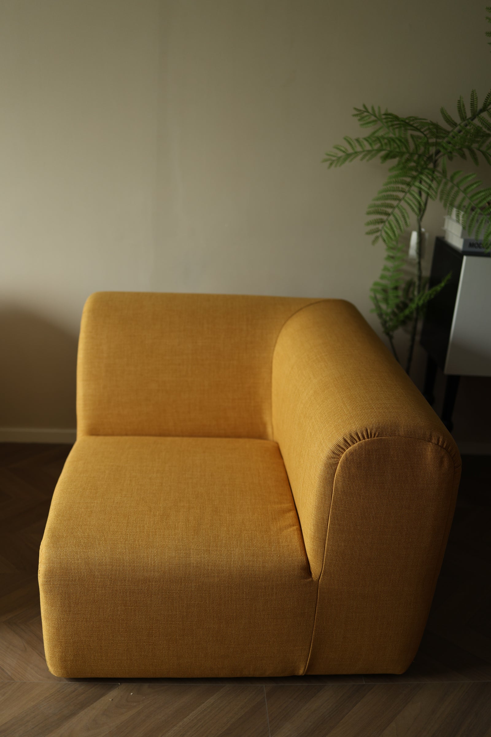 LEANKEE waffle cover in yellow on IKEA Stockholm sofa